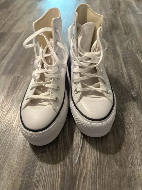 Converse High Top Sneakers - White with Black Trim Women’s, size 8. Brand new - Picture 2 of 4
